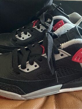 Jordan Kids Black and Red Low-Top Sneakers